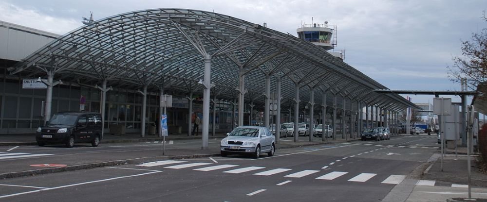 Austrian Airlines LNZ Terminal – Linz Airport