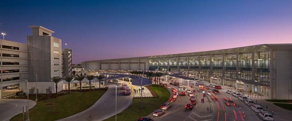 United Airlines MSY Terminal- Louis Armstrong New Orleans International Airport